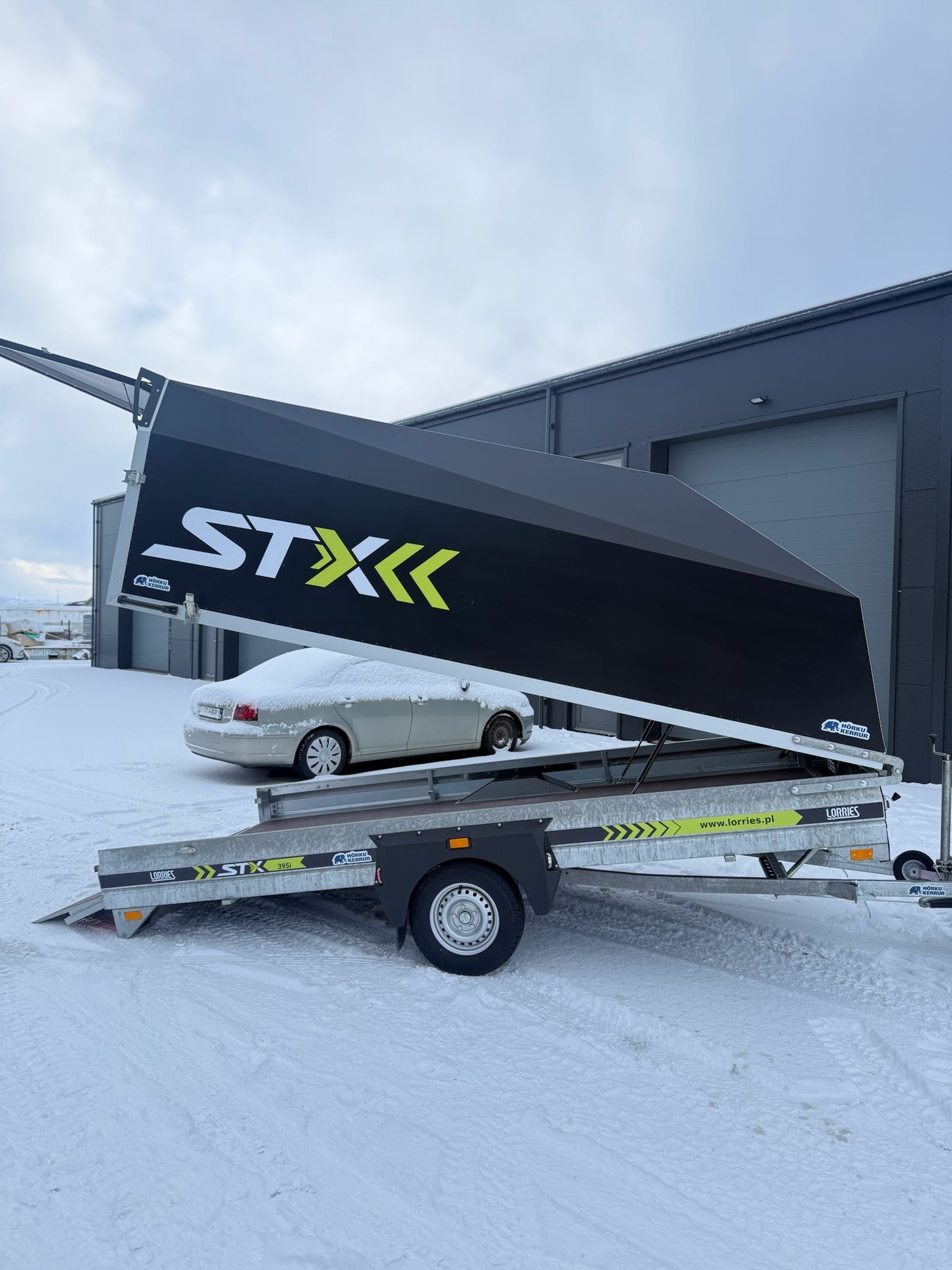 Lokuð snjósleðakerra eða fjórhjólakerra Lorries - STX395i