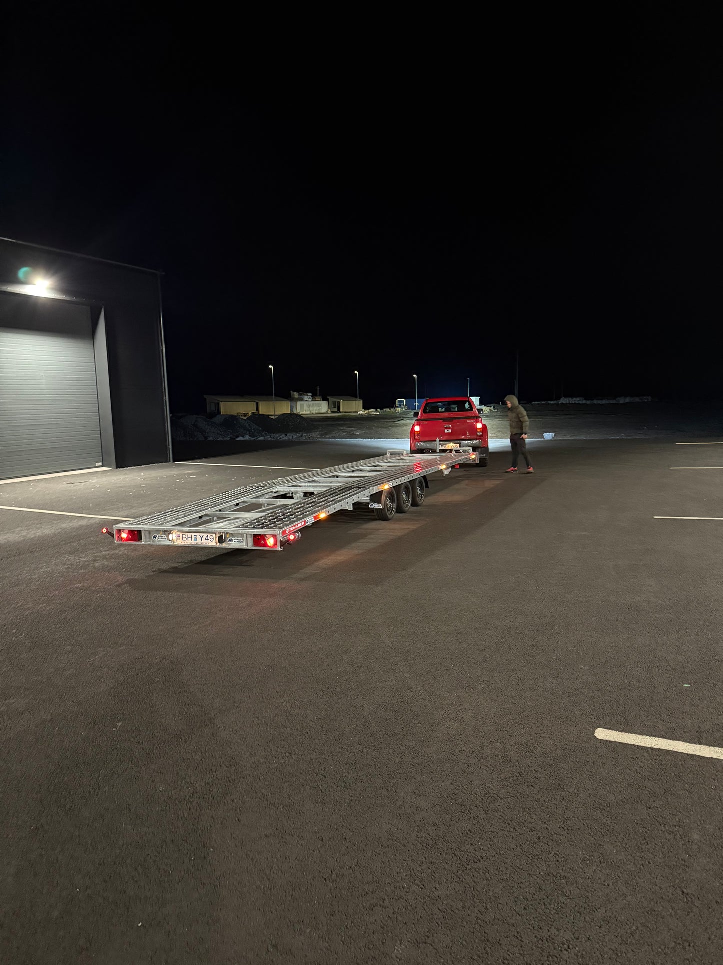 Car Plus 8521/3 3,5T Bílakerra - Hörku kerra - Bílaflutningakerra