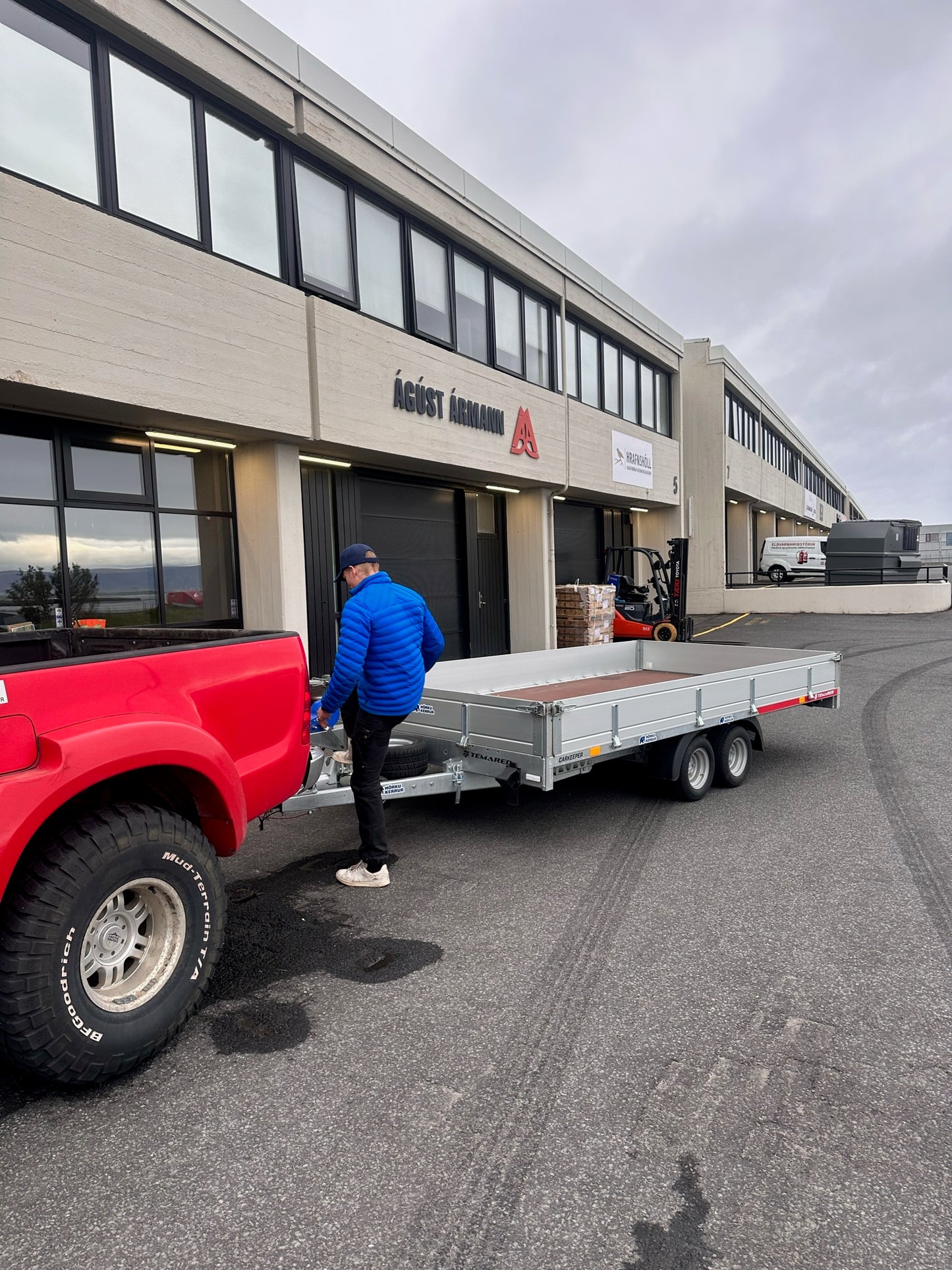 CARKEEPER 4021/2 S 2,7T Bílakerra og vinnukerra