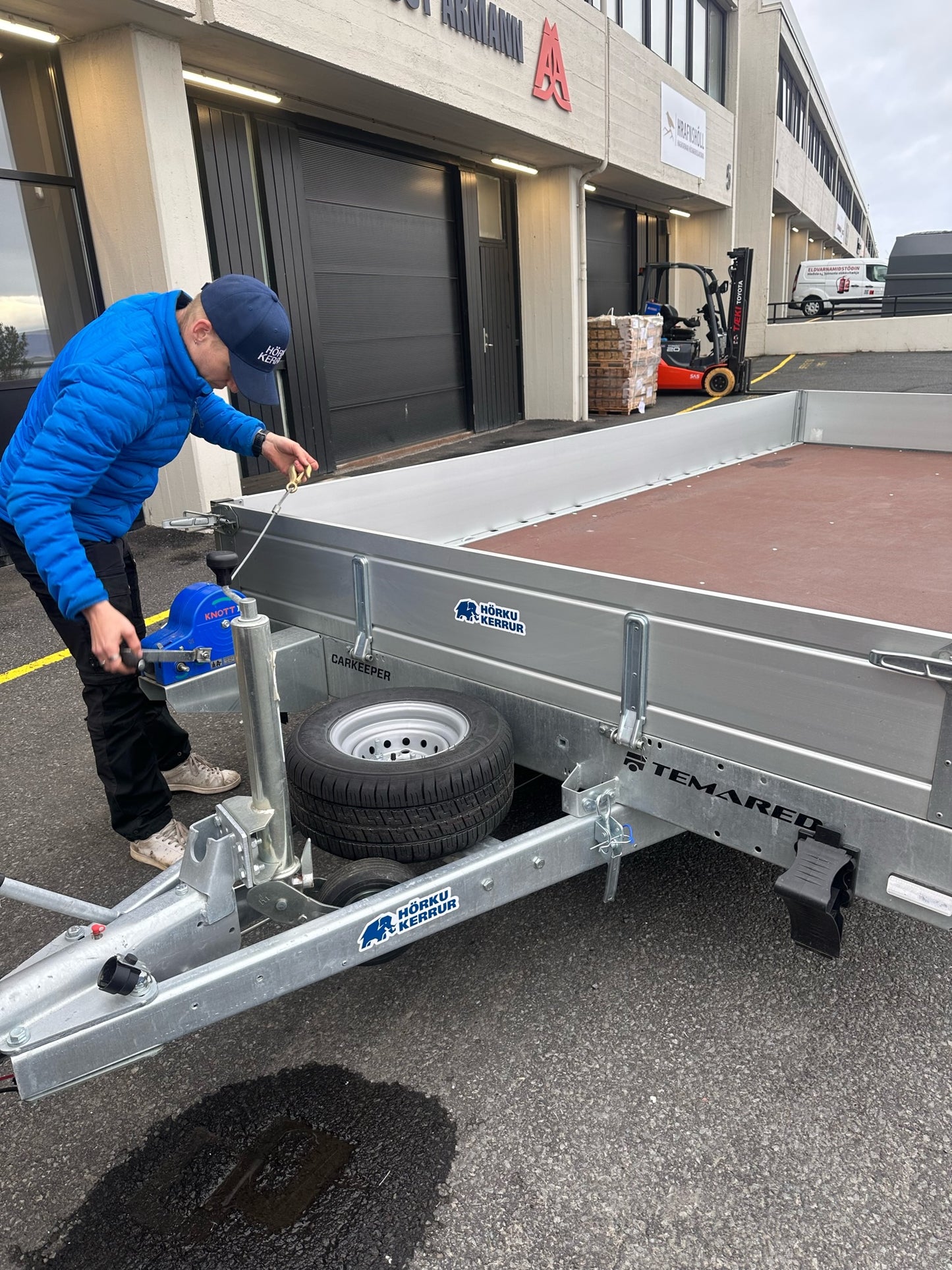 CARKEEPER 4021/2 S 2,7T Bílakerra og vinnukerra
